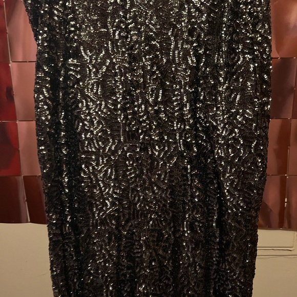 Lovely Charcoal Gray sequin pencil skirt - Picture 2 of 3